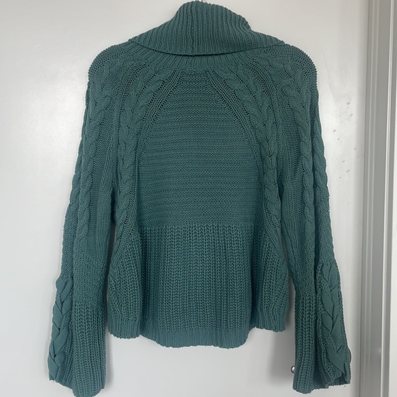 Express Sweater - Picture 2 of 4